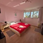 Deeranaei Apartmán *