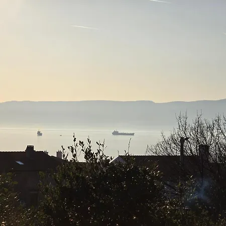 Appartement Deeranaei *