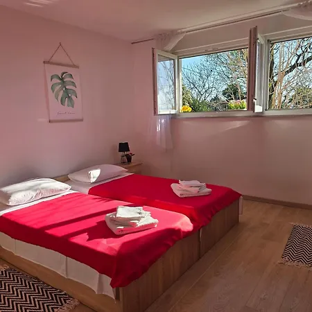 Deeranaei Apartmán *