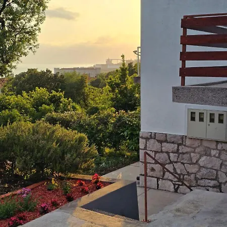 Deeranaei Apartmán *